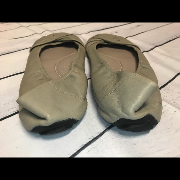 Super Comfy Me Too Beige Flats - Picture 4 of 5